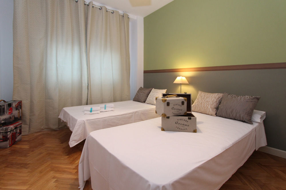 Apartamentos Goyescas Deco マドリード エクステリア 写真