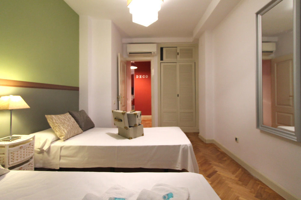 Apartamentos Goyescas Deco マドリード エクステリア 写真